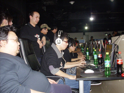 LPL夏季赛W3D6：WE与LGD登峰关键一战，RNG再度换下Zdz