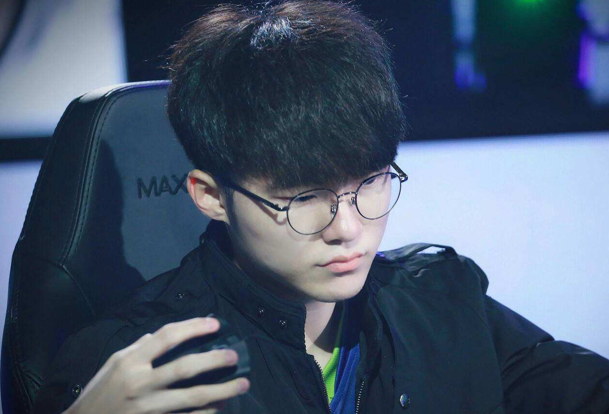 里程碑：AL达成LPL200出场成就