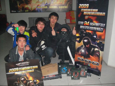 Peacemaker加入 Bad News Eagles 担任教练